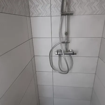 Paisible Avec Vaste Espace Exterieur - Fr-1-589-808
