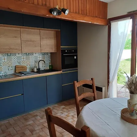 Paisible Avec Vaste Espace Exterieur - Fr-1-589-808 *